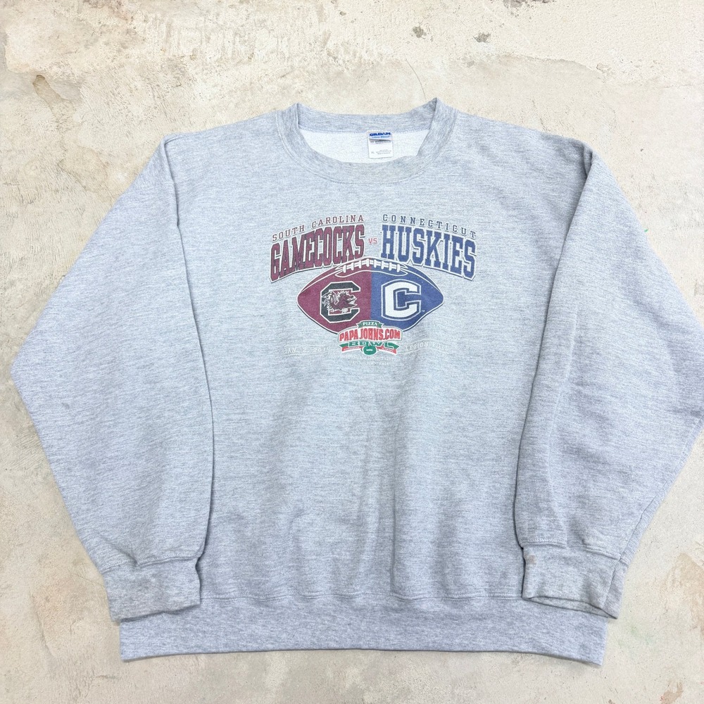 Gildan South Carolina Gamecocks Connecticut Huskies Football Bowl Sweatshirt XL‎